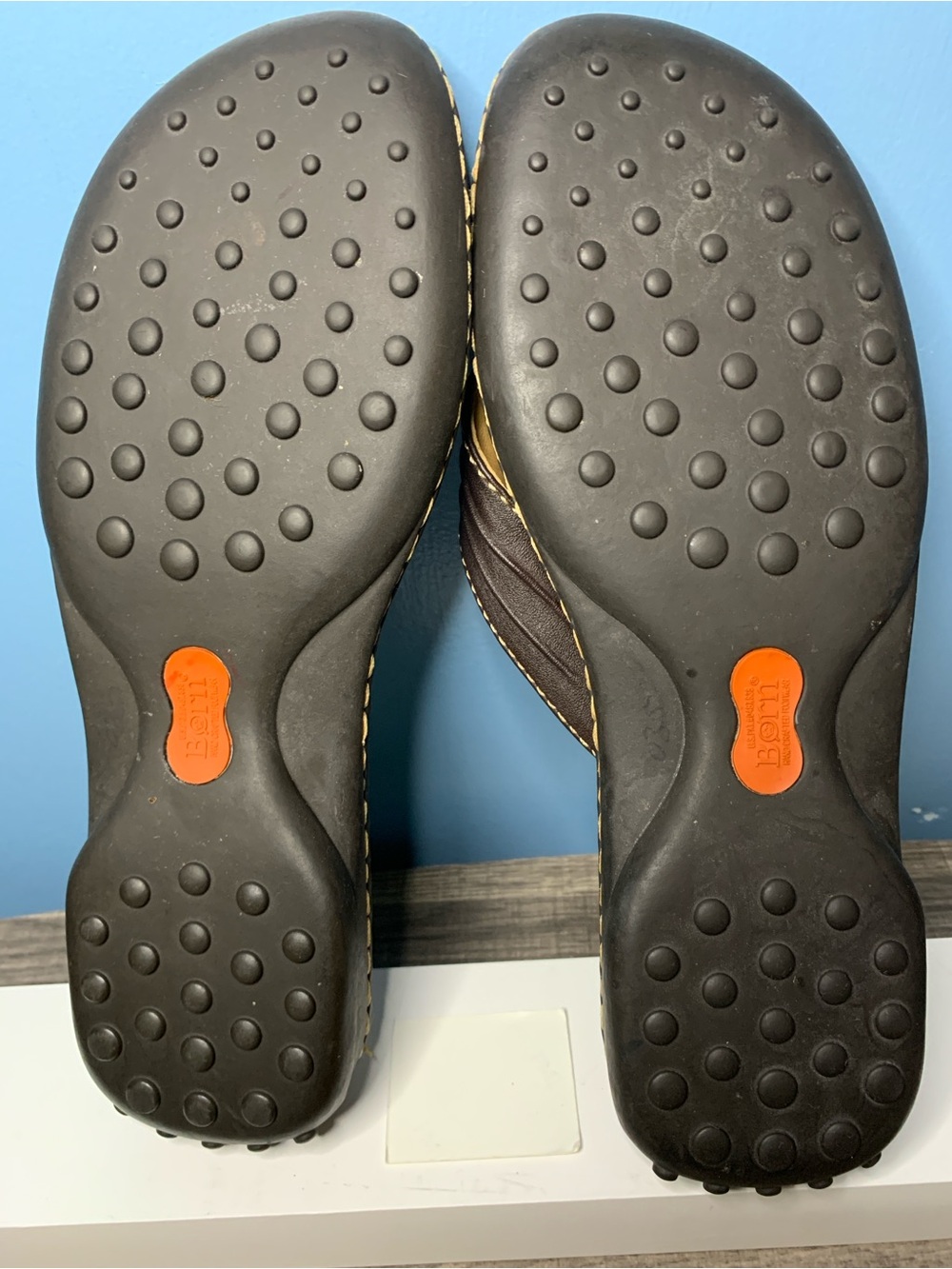 Born Garland Dark Brown Leather Women's Thong Sandals - Picture 3 of 5